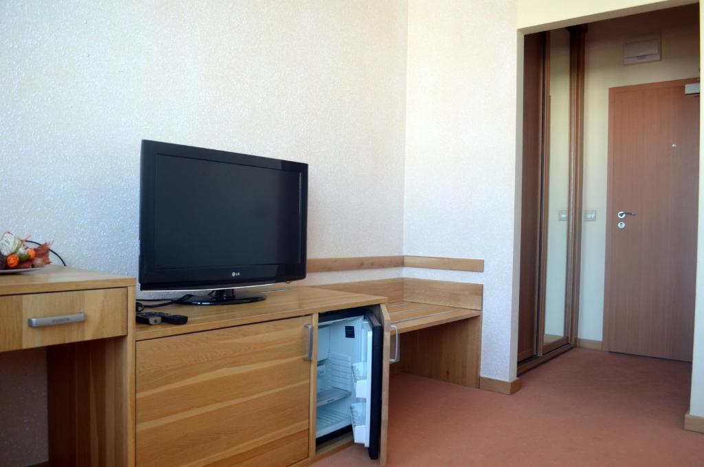 Trend Hotel Наместово Экстерьер фото